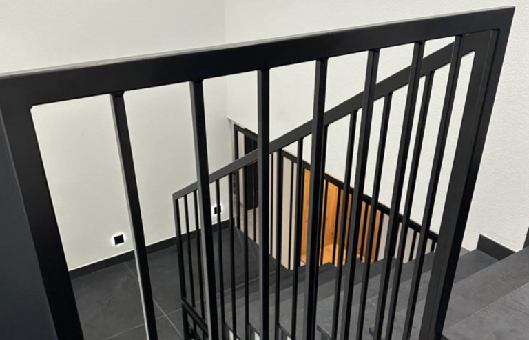 Podest- und Treppengeländer schwarz