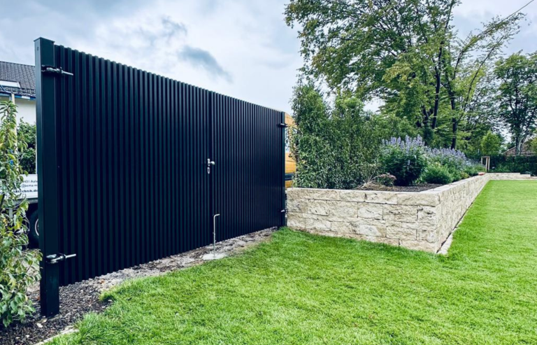 Gartentor schwarz pulverbeschichtet